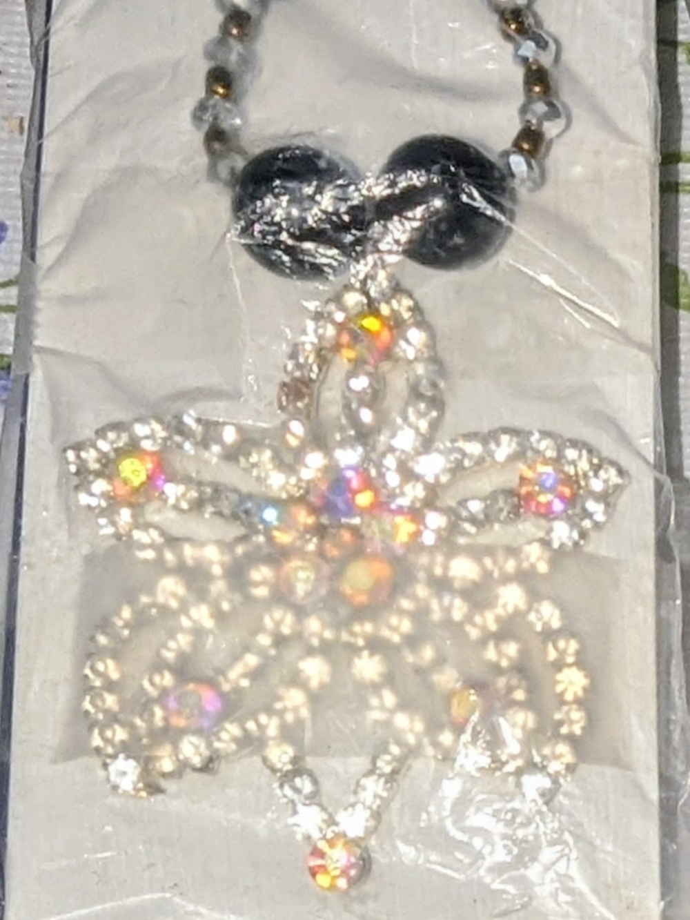 Rhinestone Flower Pendant Necklace - Gold Tone